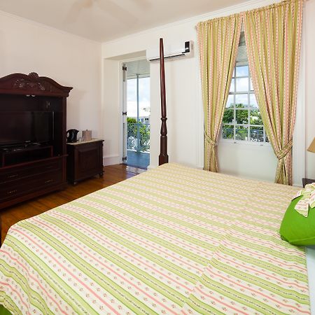 Savannah Beach Бриджтаун Екстериор снимка